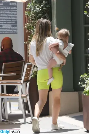 Hilary Duff / hilaryduff / kylanharv nude photo #0262
