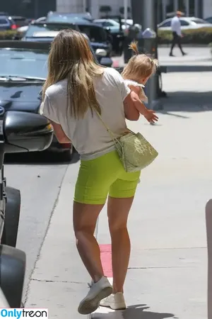 Hilary Duff / hilaryduff / kylanharv nude photo #0291