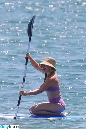 Hilary Duff / hilaryduff / kylanharv nude photo #0315