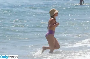 Hilary Duff / hilaryduff / kylanharv nude photo #0327
