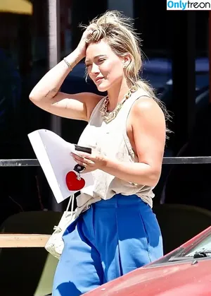 Hilary Duff / hilaryduff / kylanharv nude photo #0390