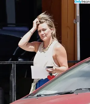 Hilary Duff / hilaryduff / kylanharv nude photo #0391