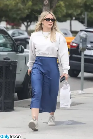Hilary Duff / hilaryduff / kylanharv nude photo #0414