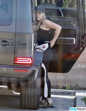 Hilary Duff / hilaryduff / kylanharv nude photo #0501