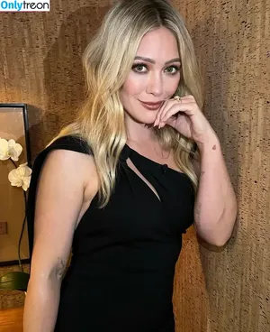 Hilary Duff / hilaryduff / kylanharv nude photo #0507