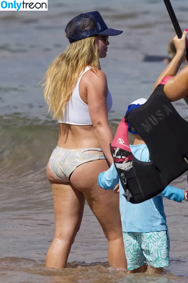 Hilary Duff nude photo #0043 (hilaryduff / kylanharv)