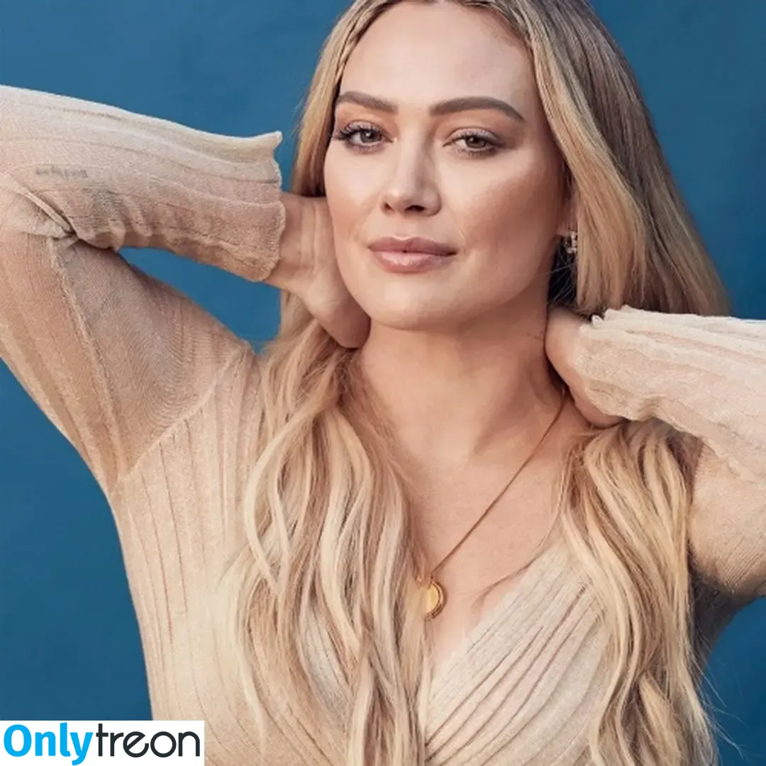 Hilary Duff nude photo #0066 (hilaryduff / kylanharv)