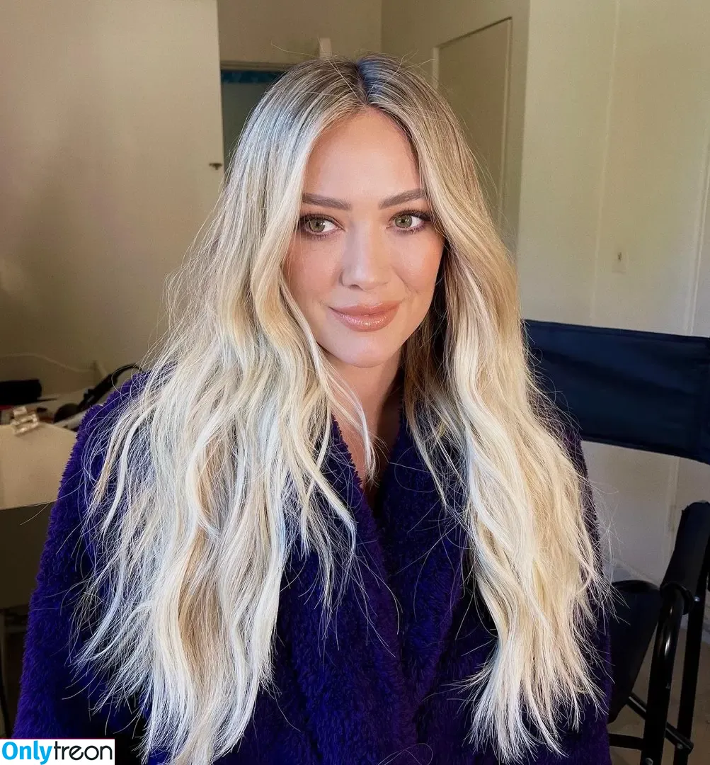 Hilary Duff nude photo #0173 (hilaryduff / kylanharv)