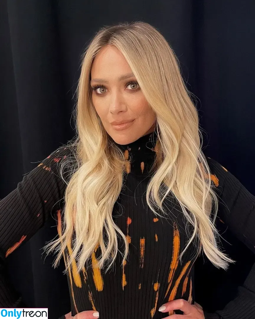 Hilary Duff nude photo #0174 (hilaryduff / kylanharv)