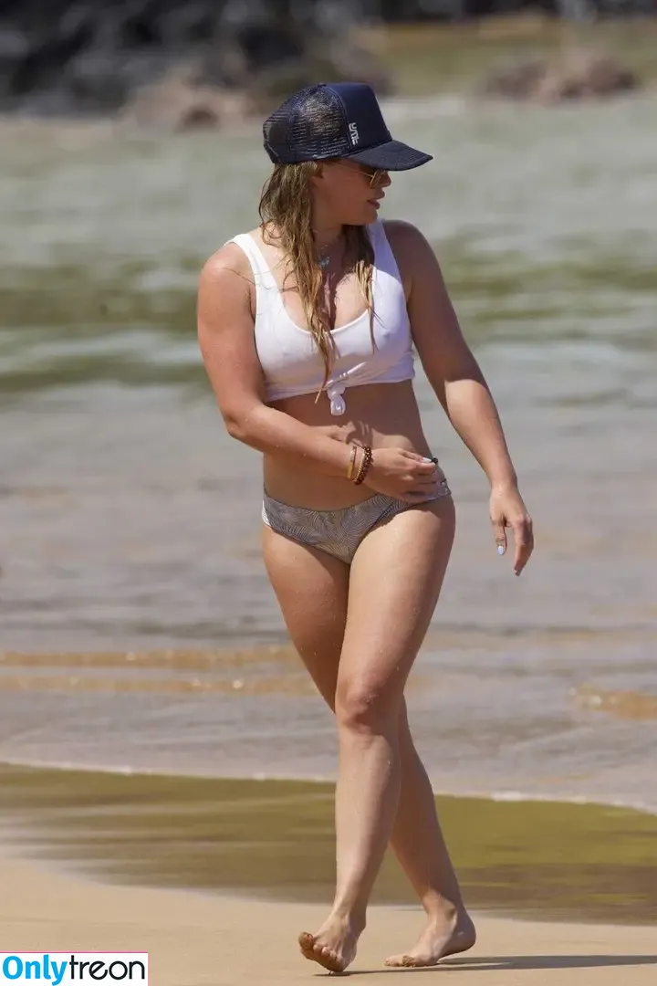 Hilary Duff nude photo #0226 (hilaryduff / kylanharv)