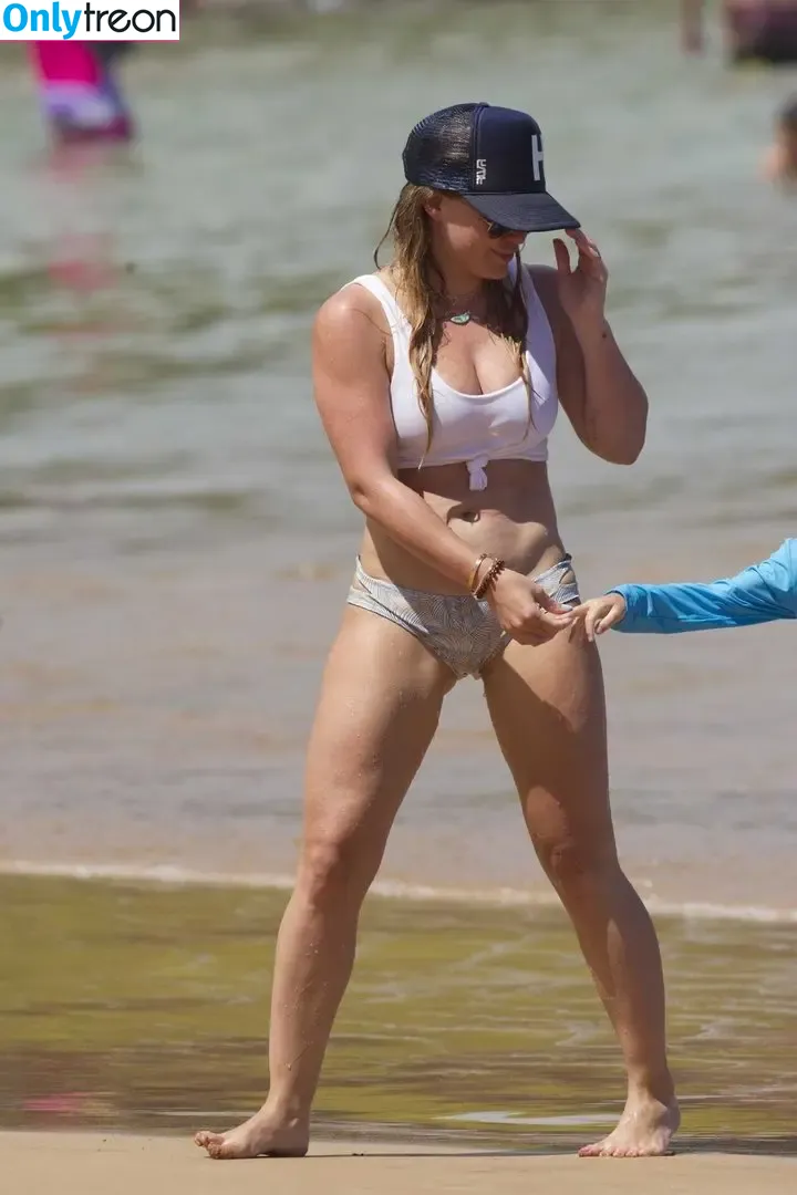 Hilary Duff nude photo #0229 (hilaryduff / kylanharv)
