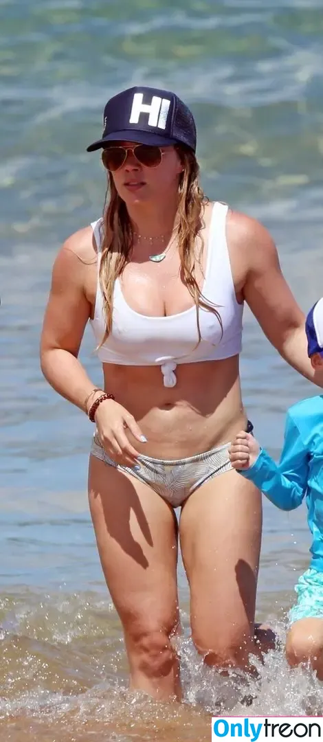 Hilary Duff nude photo #0230 (hilaryduff / kylanharv)