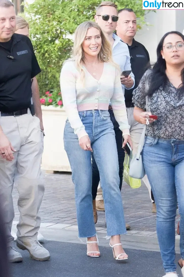 Hilary Duff nude photo #0300 (hilaryduff / kylanharv)