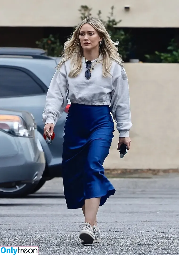 Hilary Duff nude photo #0403 (hilaryduff / kylanharv)