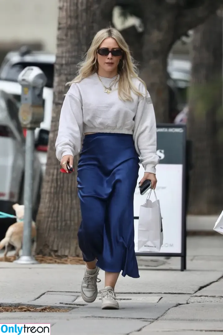 Hilary Duff nude photo #0420 (hilaryduff / kylanharv)
