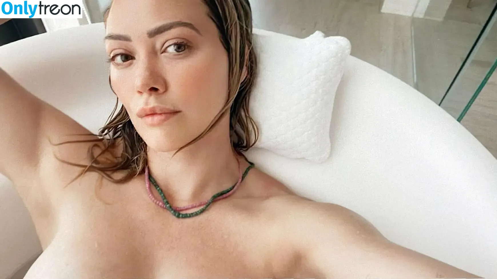 Hilary Duff nude photo #0434 (hilaryduff / kylanharv)