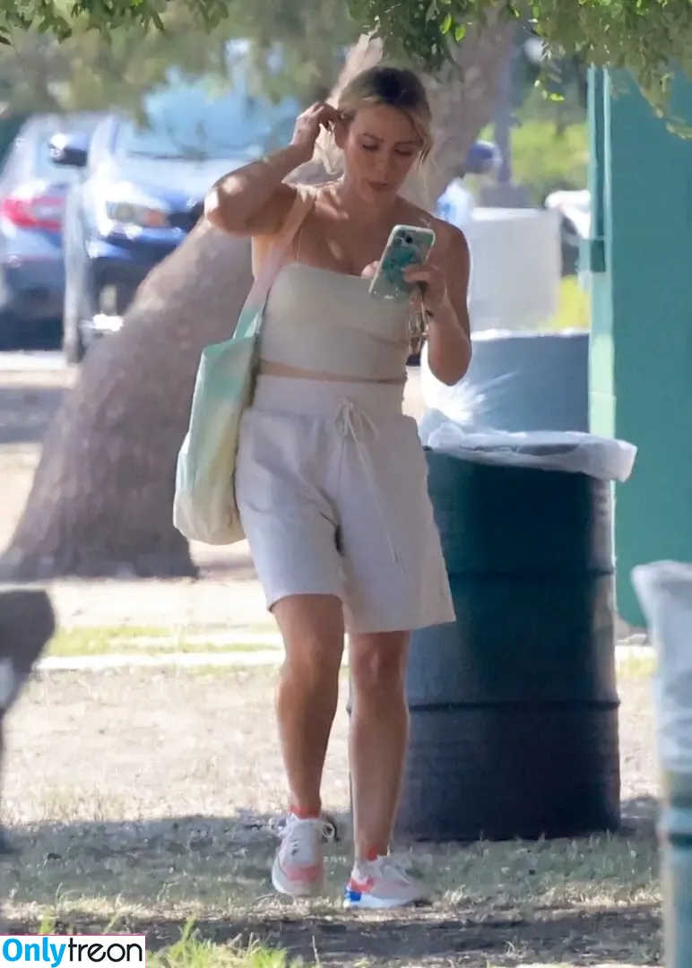 Hilary Duff nude photo #0440 (hilaryduff / kylanharv)