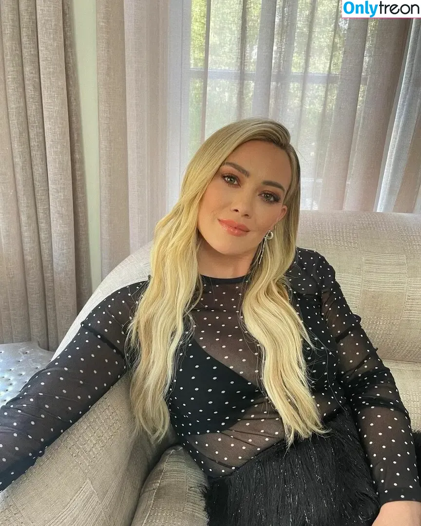 Hilary Duff nude photo #0469 (hilaryduff / kylanharv)