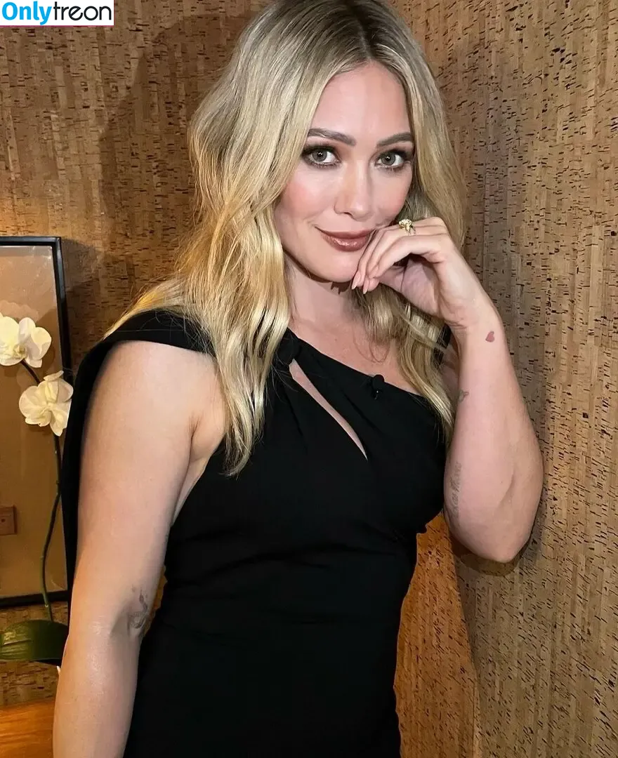 Hilary Duff nude photo #0507 (hilaryduff / kylanharv)
