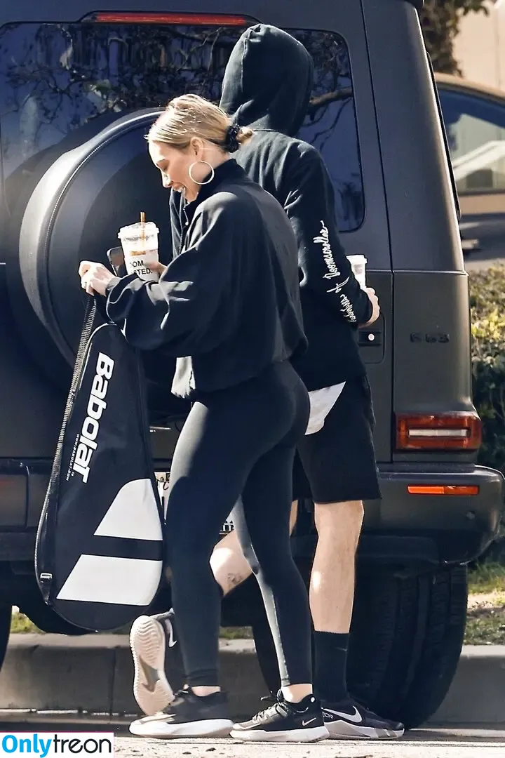 Hilary Duff nude photo #0541 (hilaryduff / kylanharv)