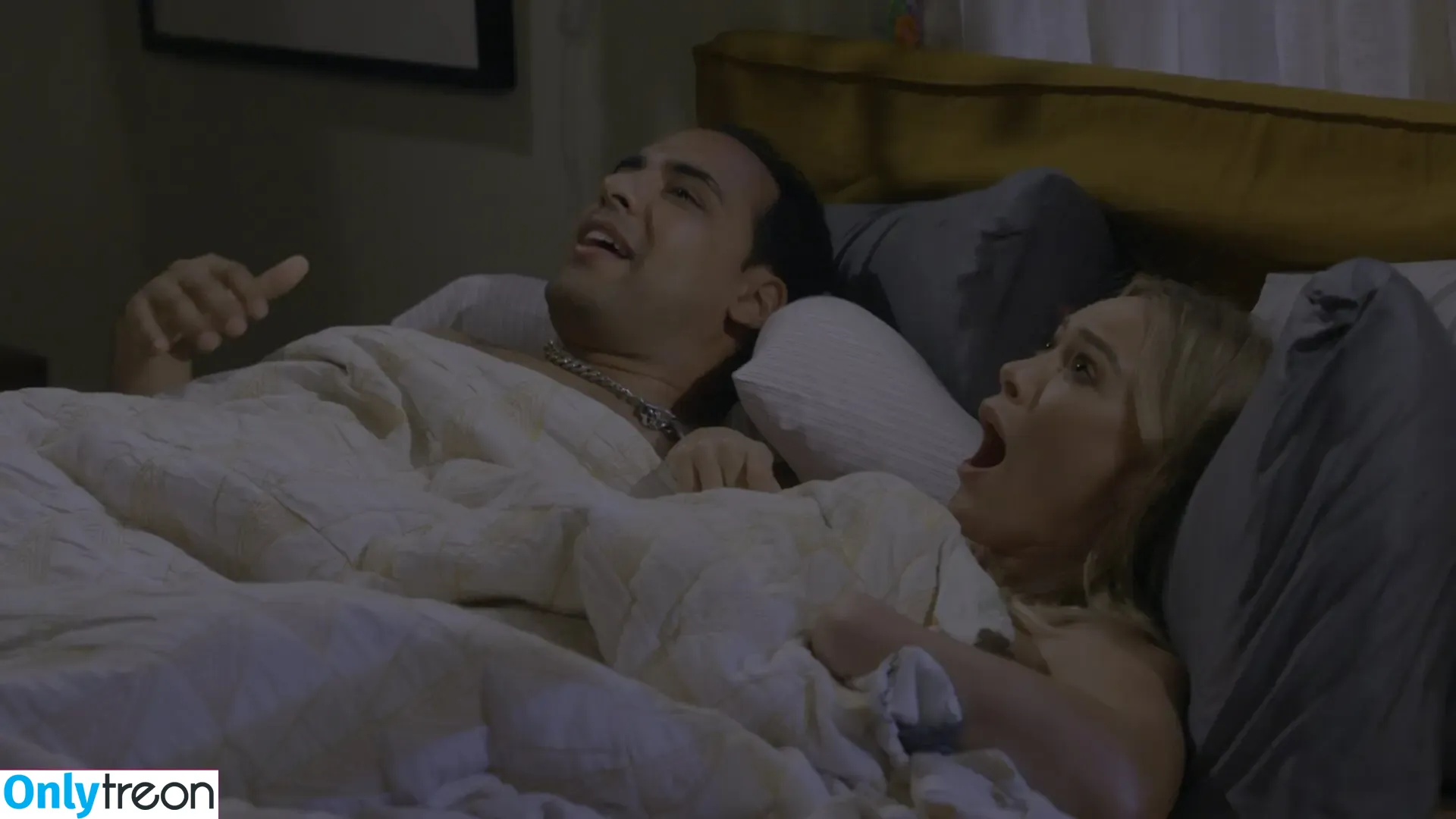 Hilary Duff nude photo #0615 (hilaryduff / kylanharv)