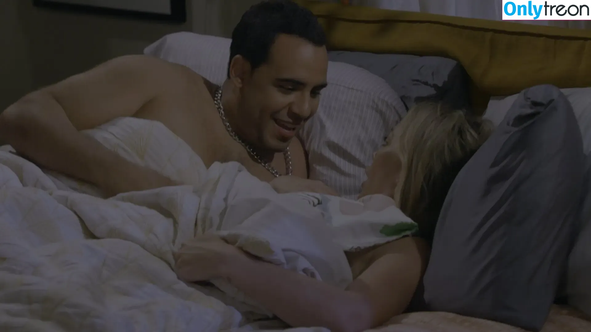 Hilary Duff nude photo #0620 (hilaryduff / kylanharv)