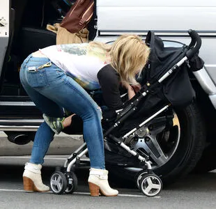 Hillary Duff / hilaryduff nude photo #0049