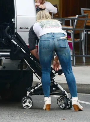 Hillary Duff / hilaryduff nude photo #0060