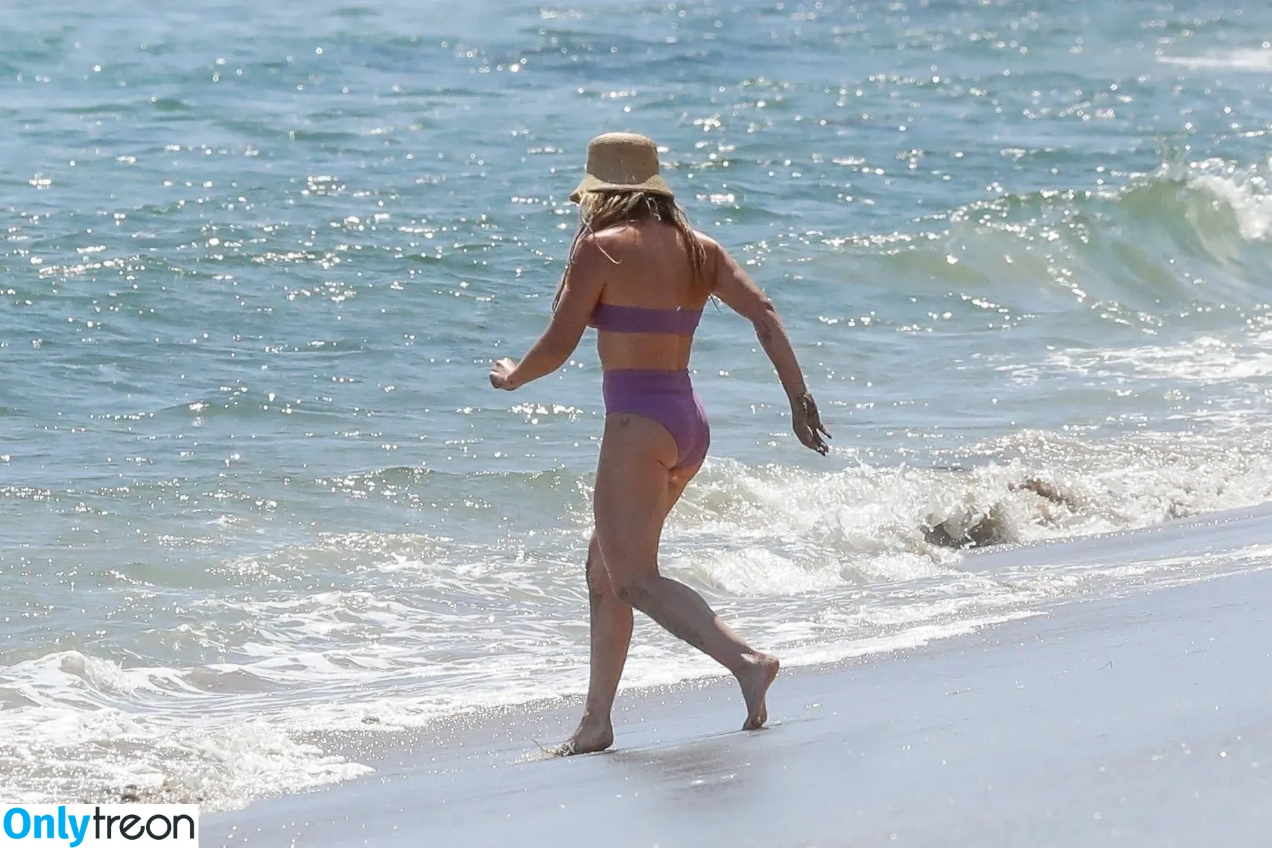 Hillary Duff nude photo #0092 (hilaryduff)
