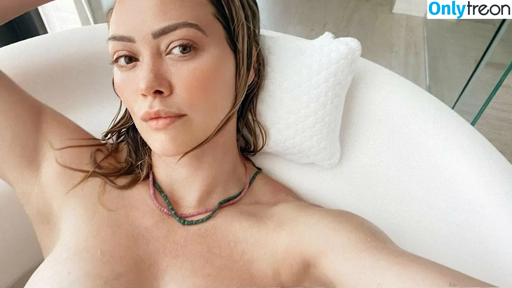 Hillary Duff nude photo #0112 (hilaryduff)