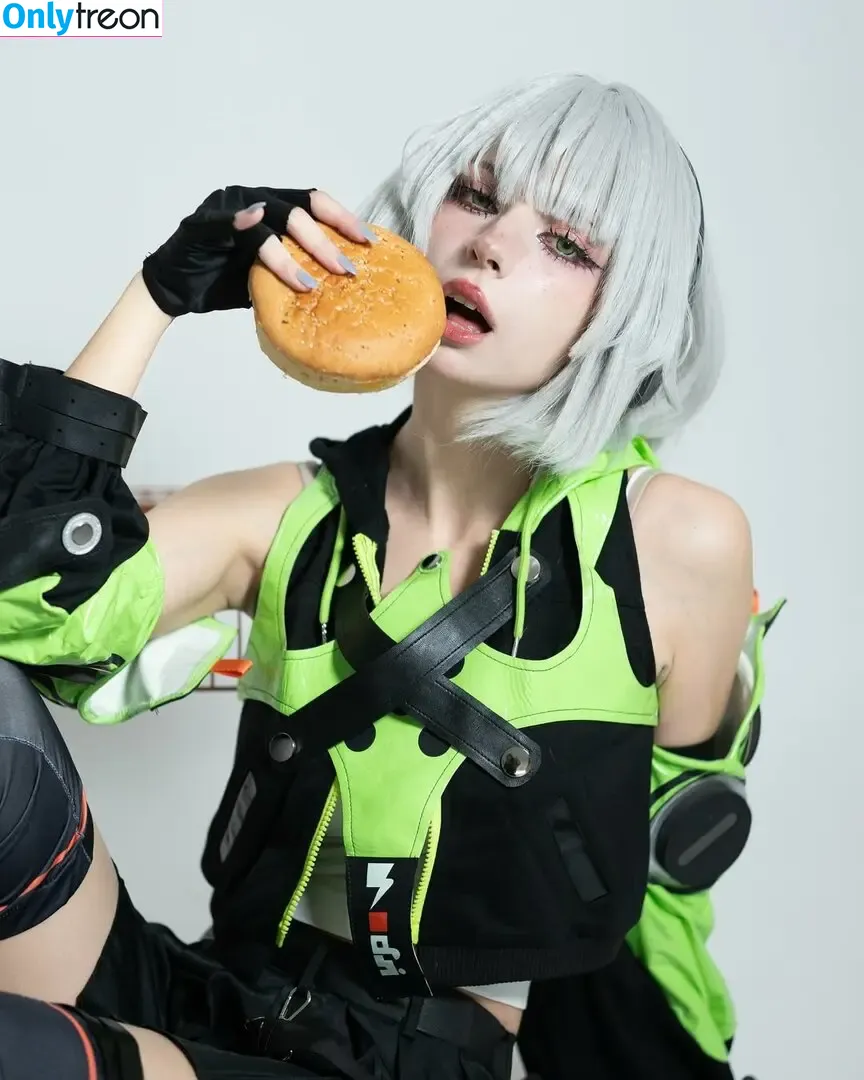 Himee.lily nude photo #1650 (Himeecosplay / kawaiierotica)