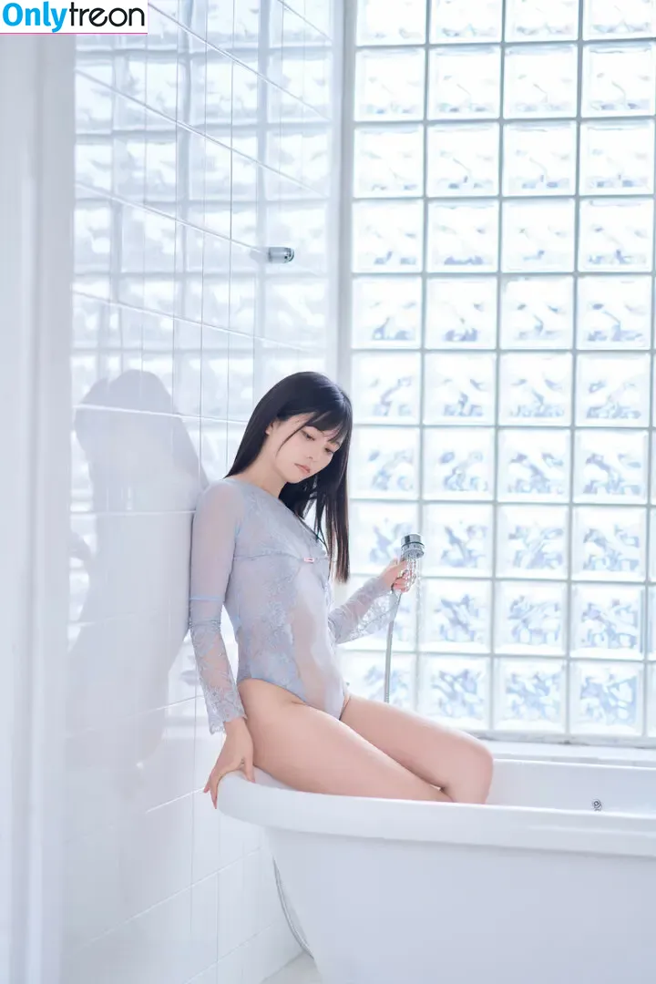 Hinaki335 nude photo #0018 (Hinaki335)