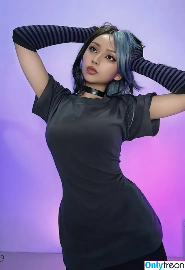 Hippochii nude photo #0004 (hippo_chii131)