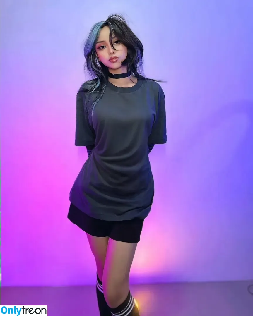 Hippochii nude photo #0005 (hippo_chii131)