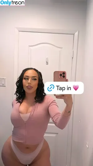 Hispanic / Latina Women / dianaMriveraa / dianamrivera_ / dianariveraa nude photo #0902