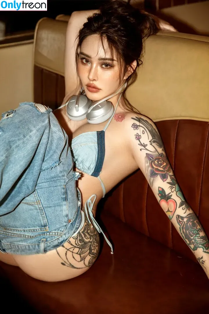 Hitomi Songyuxin nude photo #0164 (Lindsay78690789 / i_am_hitomi_1994)