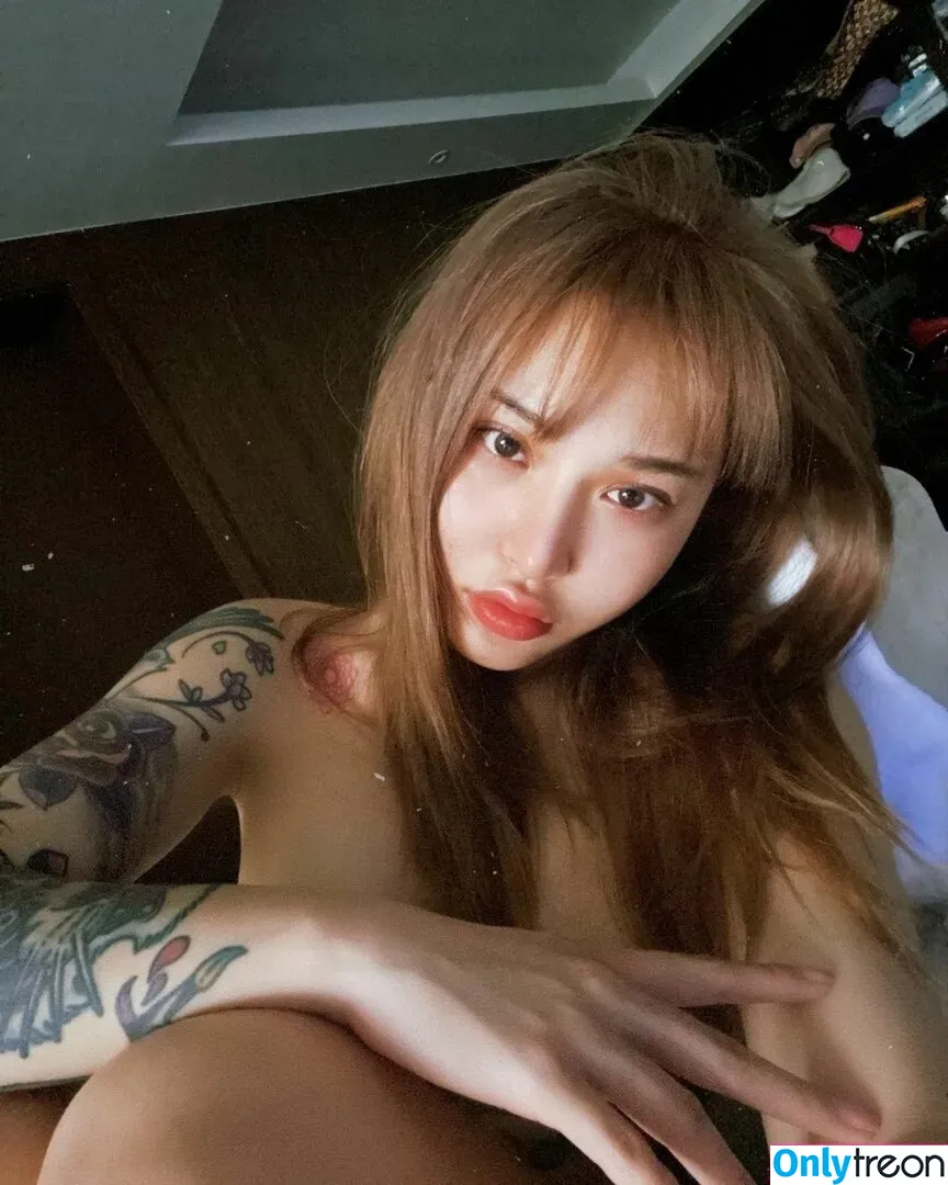 Hitomi Songyuxin nude photo #0307 (Lindsay78690789 / i_am_hitomi_1994)