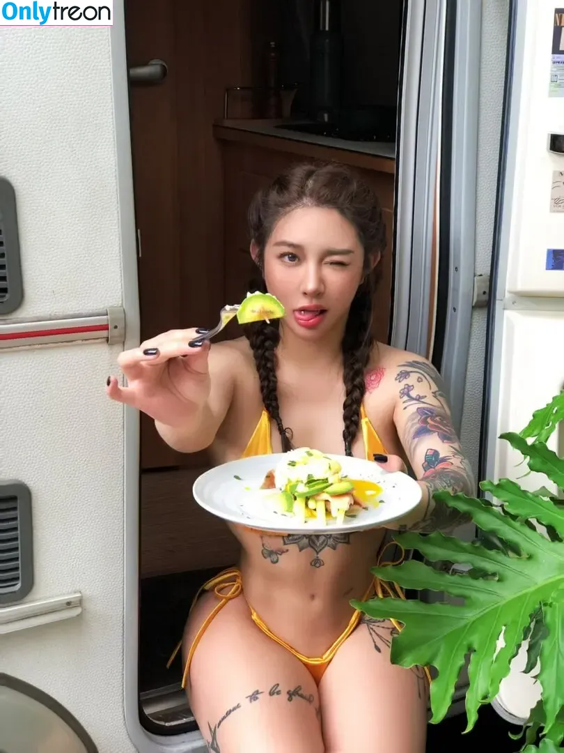 Hitomi Songyuxin nude photo #0734 (Lindsay78690789 / i_am_hitomi_1994)
