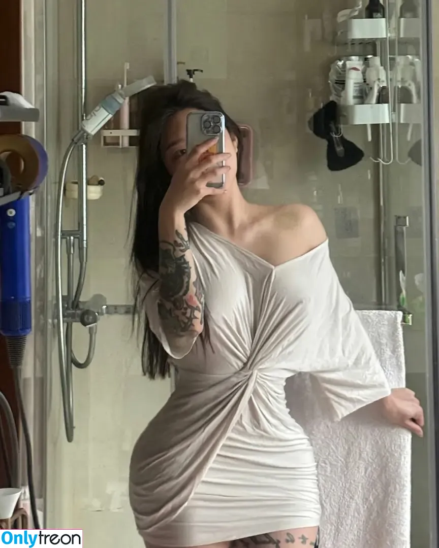 Hitomi Songyuxin nude photo #1143 (Lindsay78690789 / i_am_hitomi_1994)
