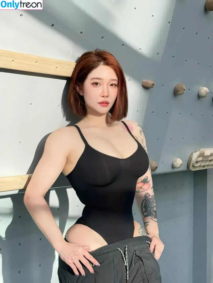 Hitomi Songyuxin nude photo #1191 (Lindsay78690789 / i_am_hitomi_1994 / songyuxinhitomi)