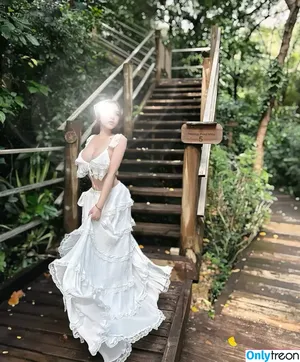 Hoàng Nhân Linh Chi / hoangnhanlinhchii nude photo #0200