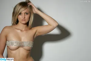  nude photo #0003