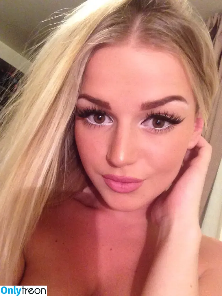Holly Eriksson nude photo #0468 (Erica / Victoria A / hollyerikssonphotography)