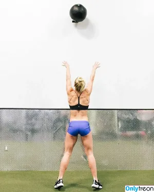 Holly Holm / 951825052 / hollyholm nude photo #0276