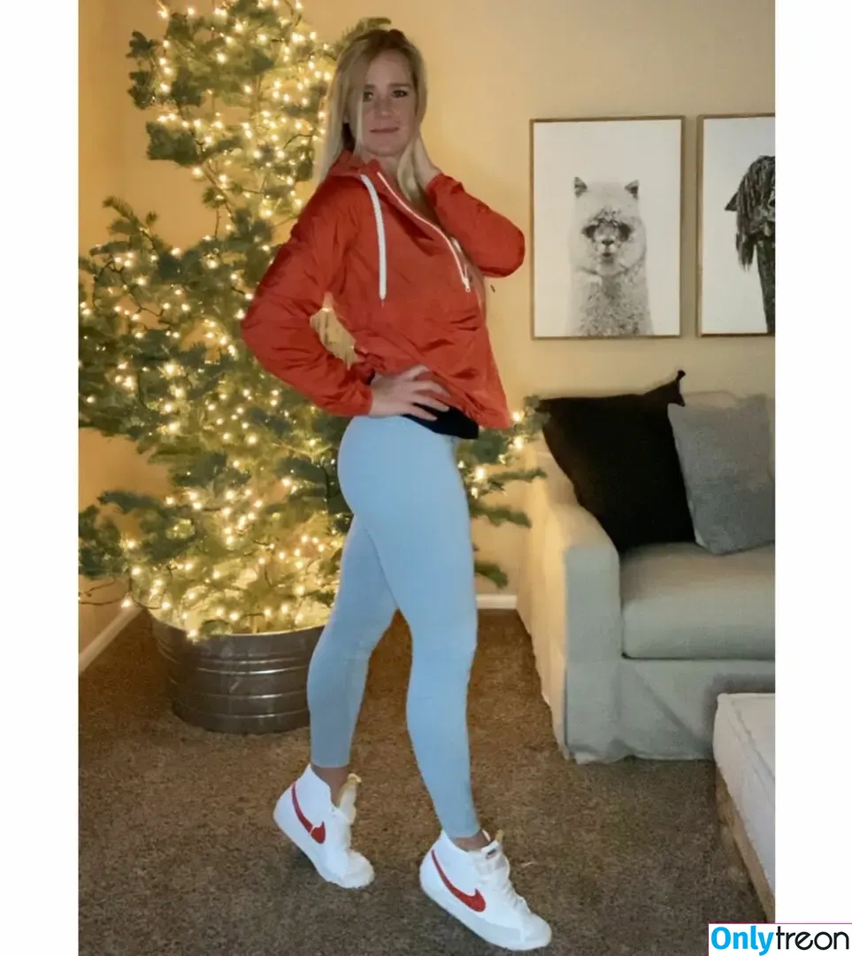 Holly Holm nude photo #0215 (hollyholm)