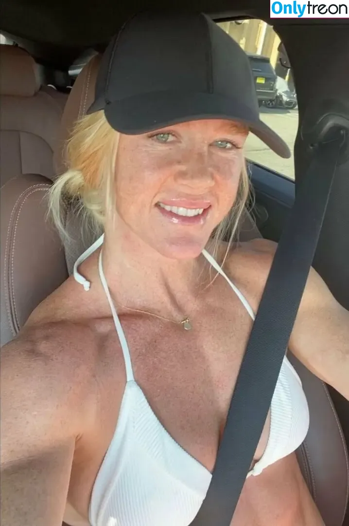 Holly Holm nude photo #0252 (hollyholm)