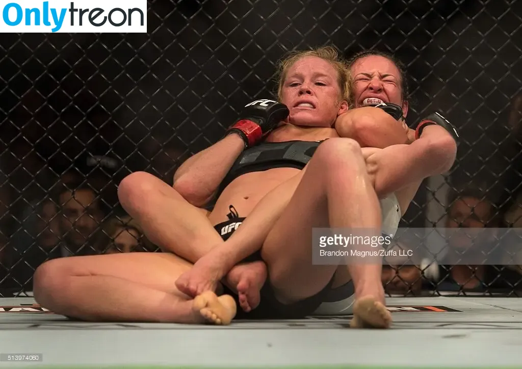Holly Holm nude photo #0254 (hollyholm)
