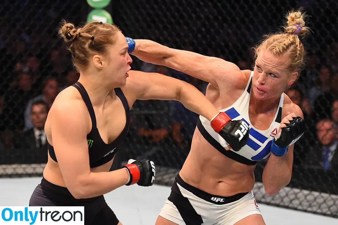 Holly Holm nude photo #0267 (hollyholm)