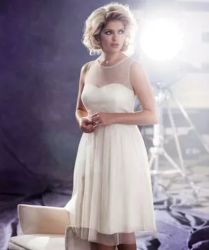 Holly Willoughby / hollywilloughby nude photo #0298