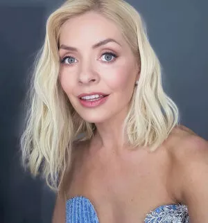 Holly Willoughby / hollywilloughby nude photo #0444